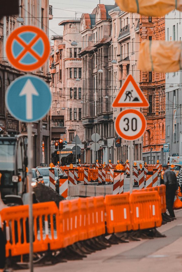 Inside the manufacturing of uk safety signs: a detailed look